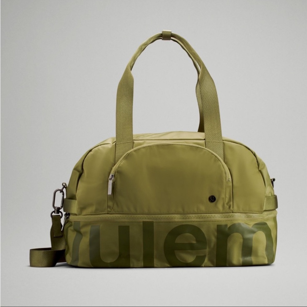 EUC Lululemon Athletica / City Adventurer Large Duffle Bag 29L in Bronze Green